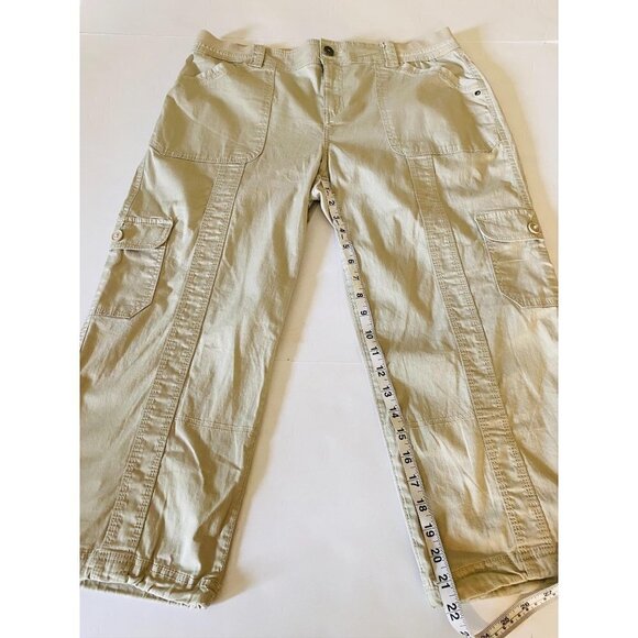 Style & Co. Tan Cargo Capri Pants, Women's size 1 - Picture 3 of 10